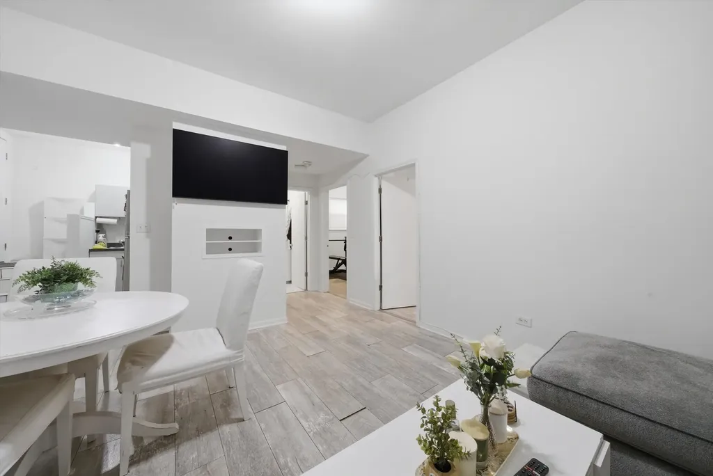 4409 North Sacramento Avenue W Chicago IL 60625