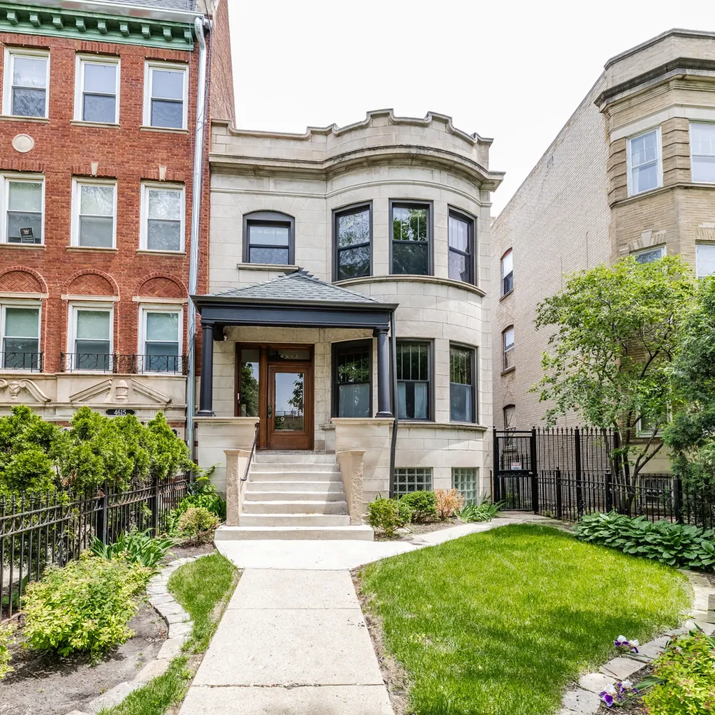 4613 North Malden Street Chicago IL 60640