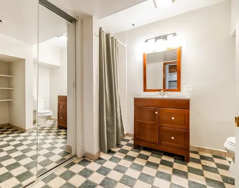 4613 North Malden Street Chicago IL 60640