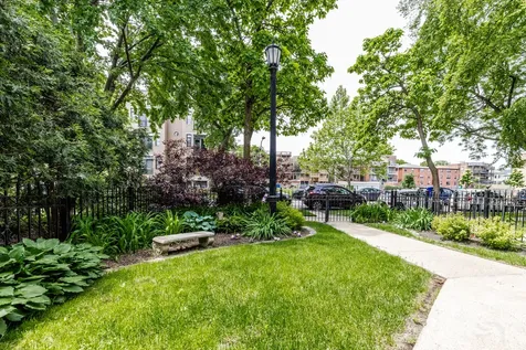 4613 North Malden Street Chicago IL 60640