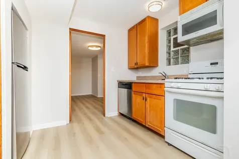 4613 North Malden Street Chicago IL 60640