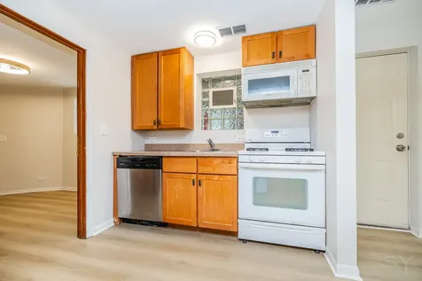4613 North Malden Street Chicago IL 60640