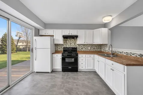 1784 Mccormick Lane Hanover Park IL 60133