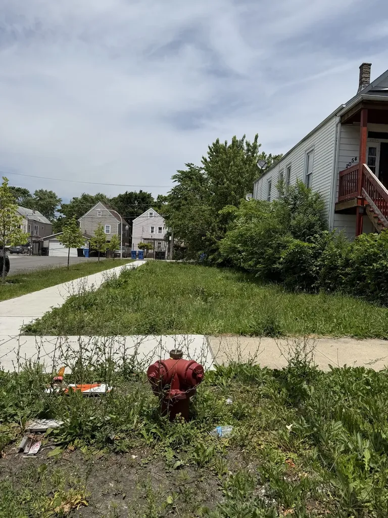 2056 West 52nd Place Chicago IL 60609