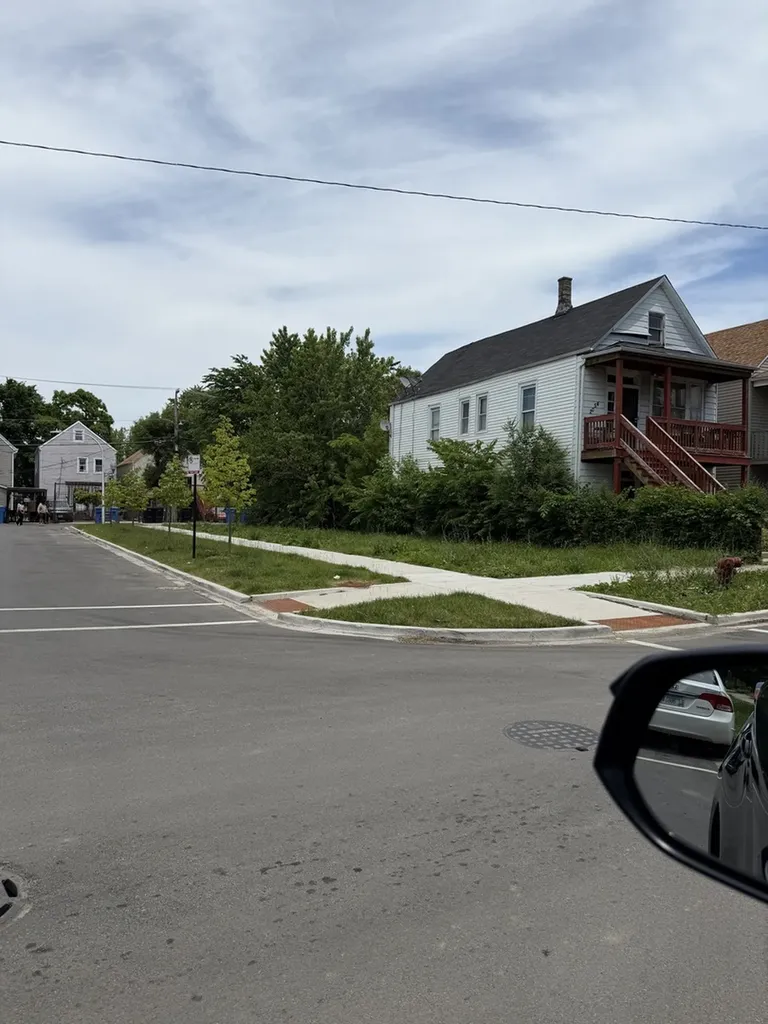 2056 West 52nd Place Chicago IL 60609