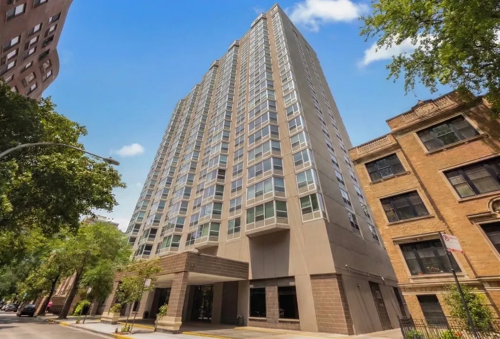 720 West Gordon Terrace Chicago IL 60613