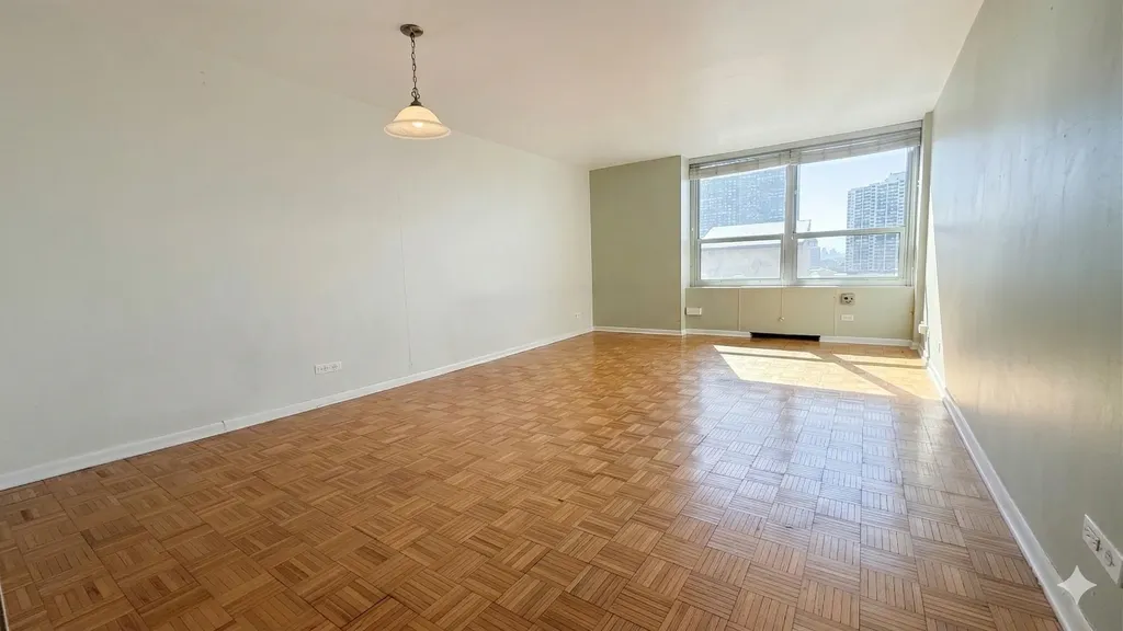 720 West Gordon Terrace Chicago IL 60613