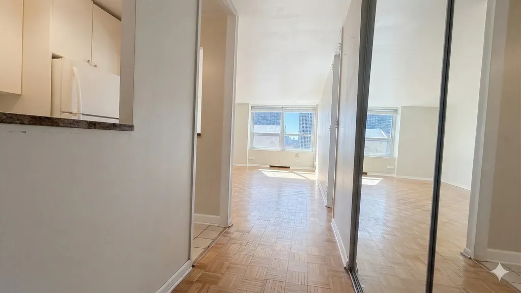720 West Gordon Terrace Chicago IL 60613