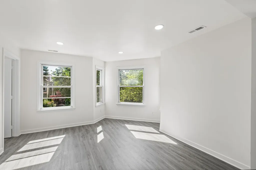 2622 North Central Park Avenue Chicago IL 60647