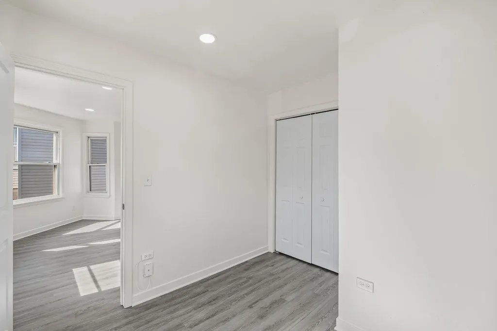 2622 North Central Park Avenue Chicago IL 60647