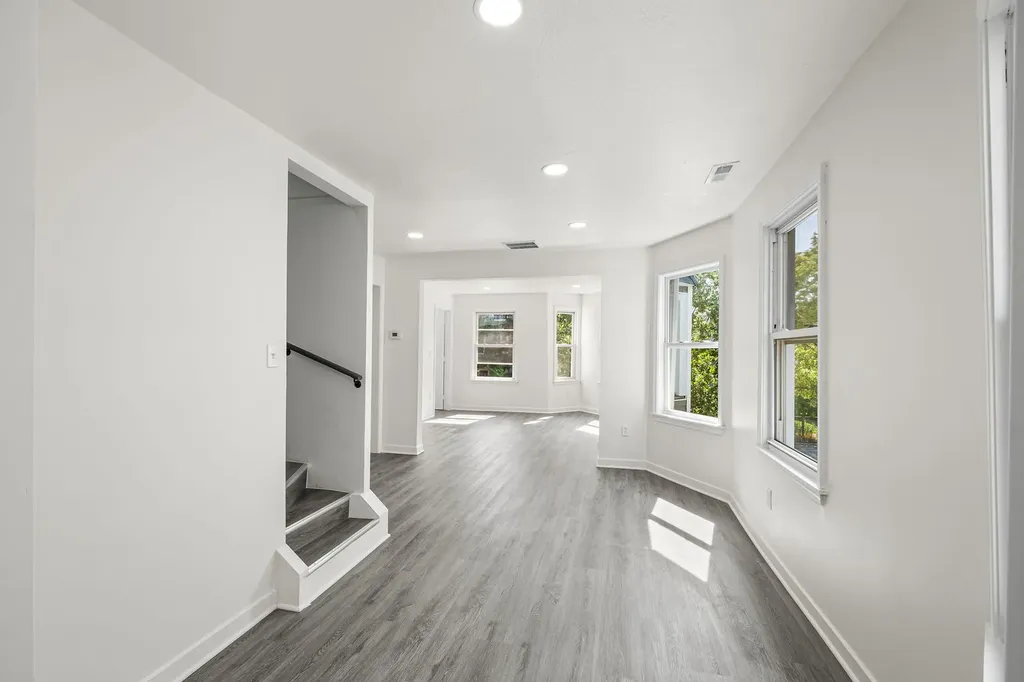 2622 North Central Park Avenue Chicago IL 60647