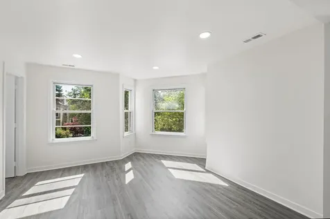 2622 North Central Park Avenue Chicago IL 60647