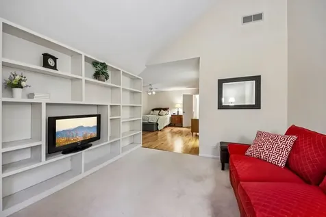 1544 Laurel Oaks Drive Streamwood IL 60107