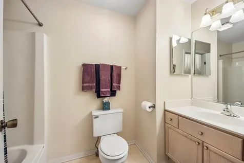 1544 Laurel Oaks Drive Streamwood IL 60107