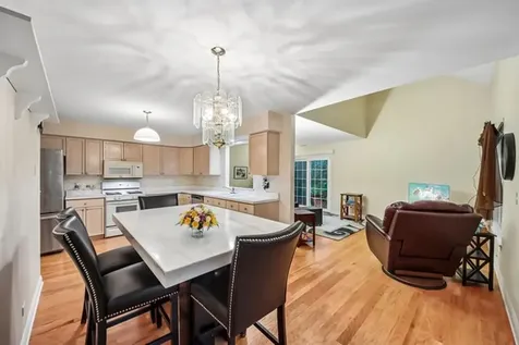 1544 Laurel Oaks Drive Streamwood IL 60107
