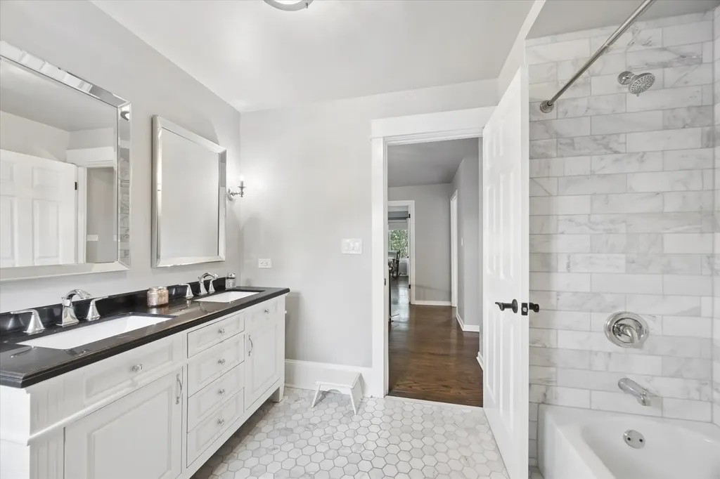 5615 Lawn Drive Western Springs IL 60558