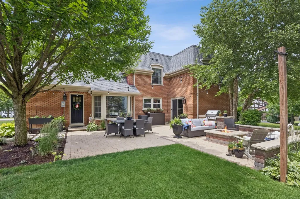 5615 Lawn Drive Western Springs IL 60558