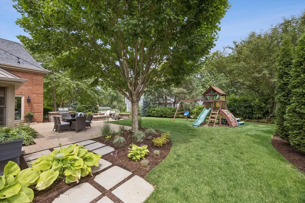5615 Lawn Drive Western Springs IL 60558