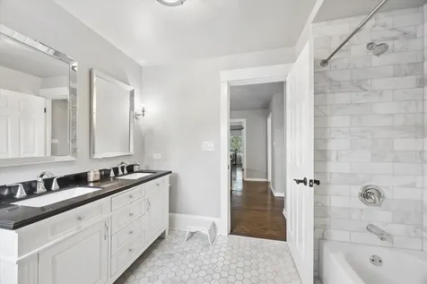 5615 Lawn Drive Western Springs IL 60558