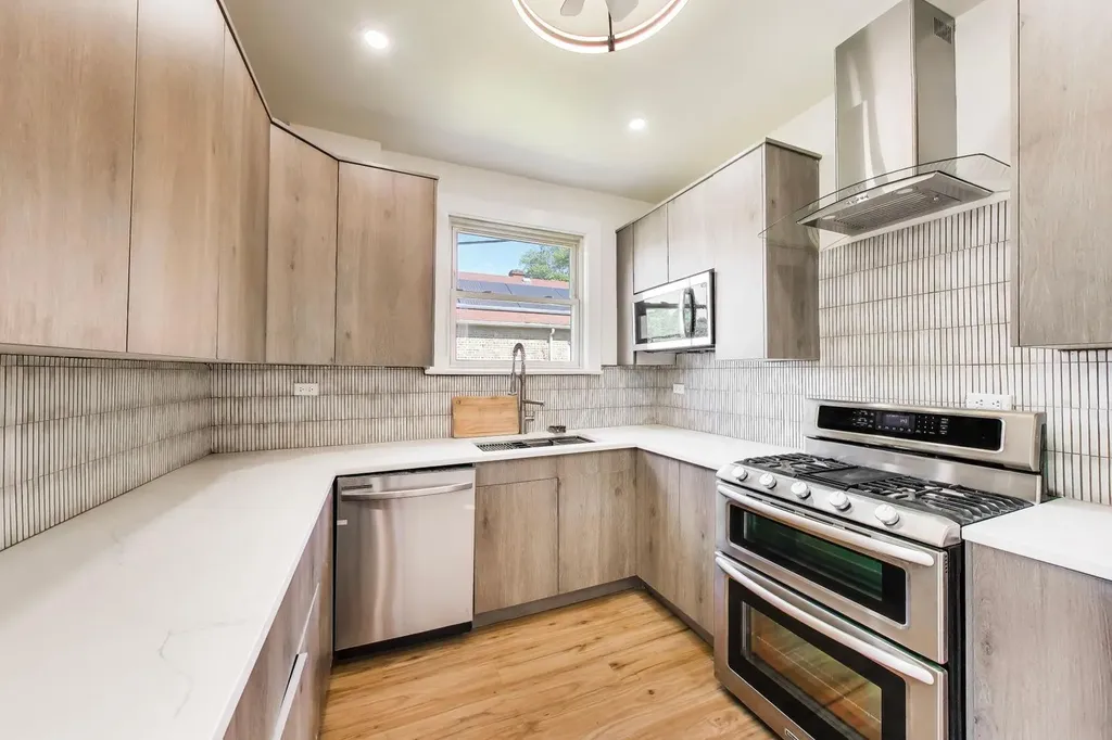 524 East 90th Street Chicago IL 60619