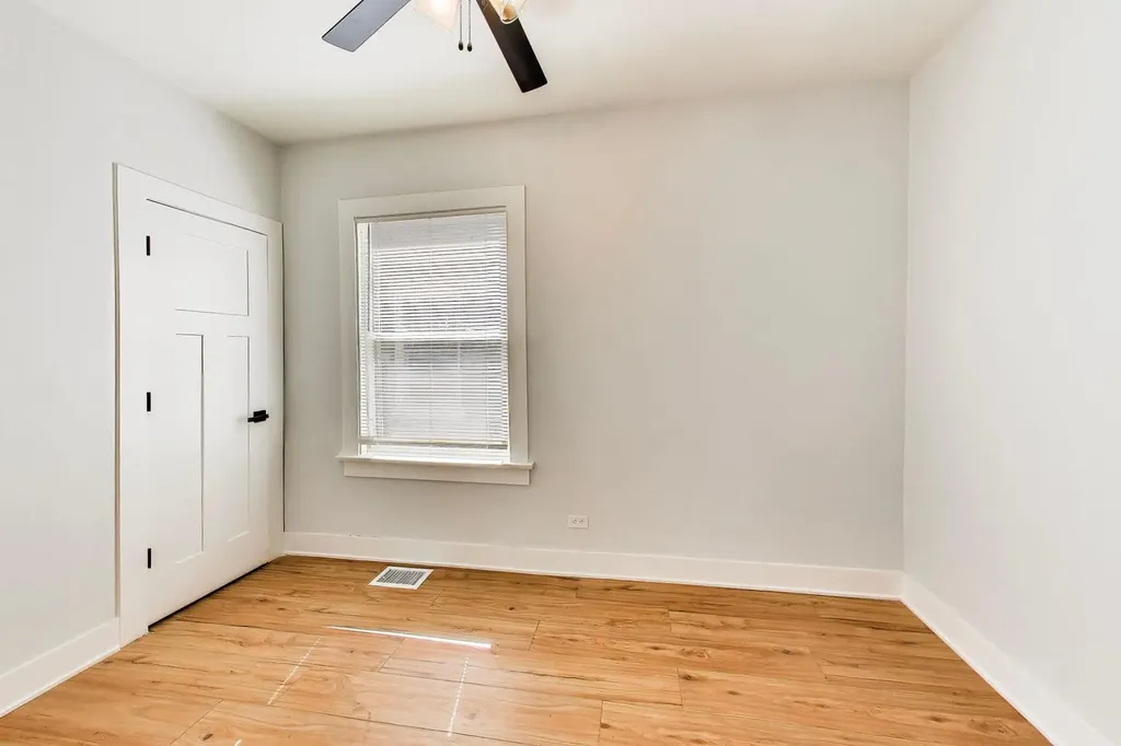524 East 90th Street Chicago IL 60619