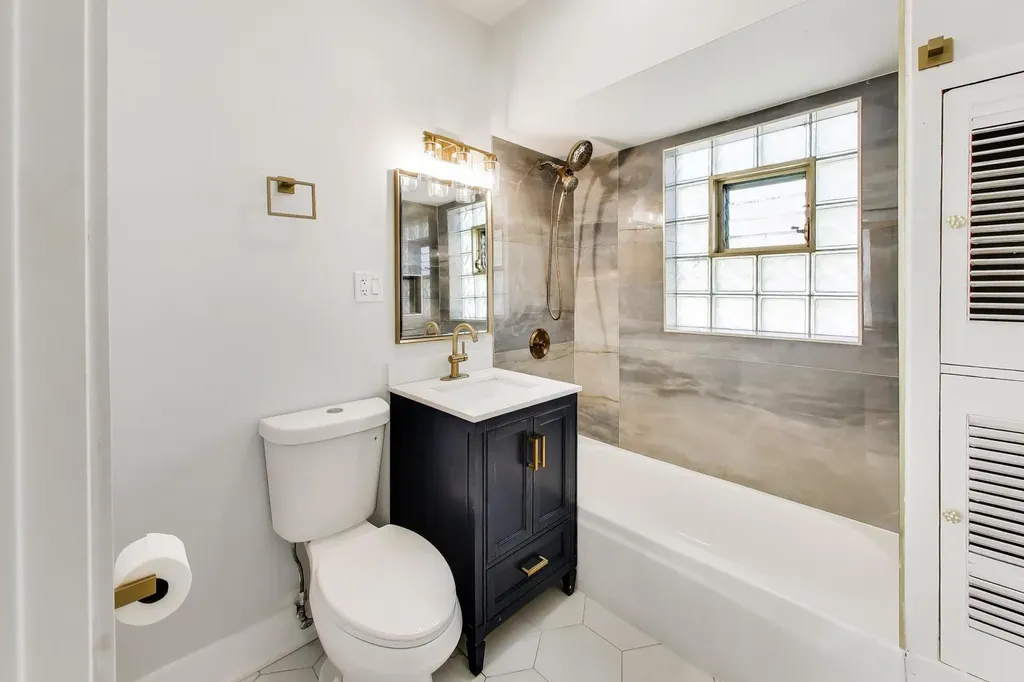 524 East 90th Street Chicago IL 60619