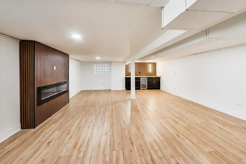 524 East 90th Street Chicago IL 60619