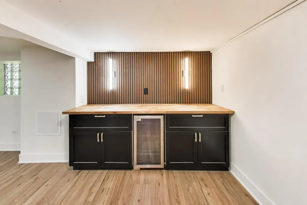 524 East 90th Street Chicago IL 60619