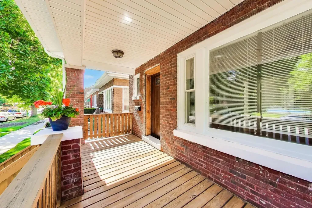 524 East 90th Street Chicago IL 60619