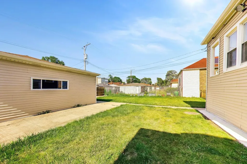 524 East 90th Street Chicago IL 60619