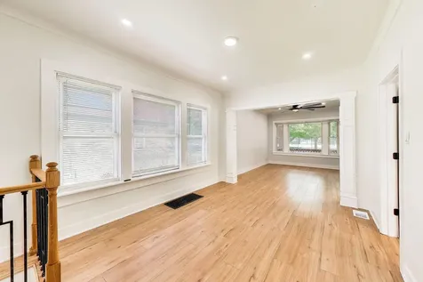 524 East 90th Street Chicago IL 60619