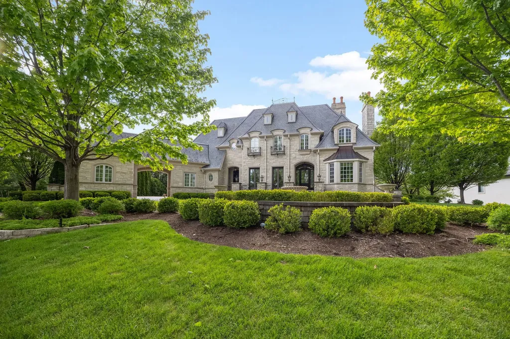 50 Baybrook Lane Oak Brook IL 60523