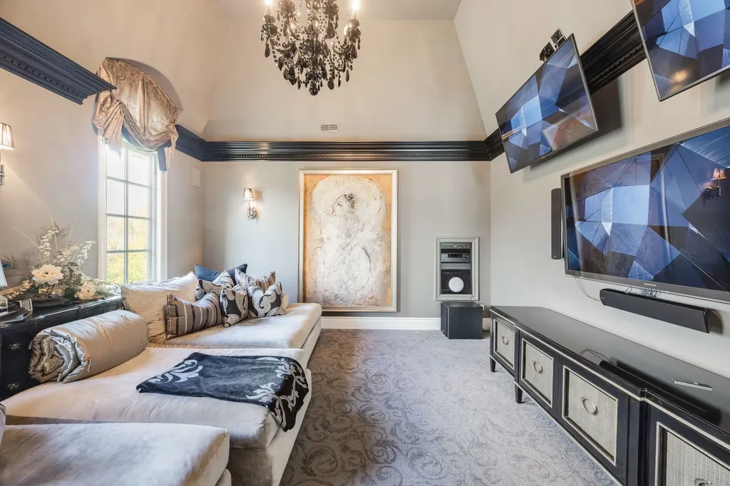 50 Baybrook Lane Oak Brook IL 60523