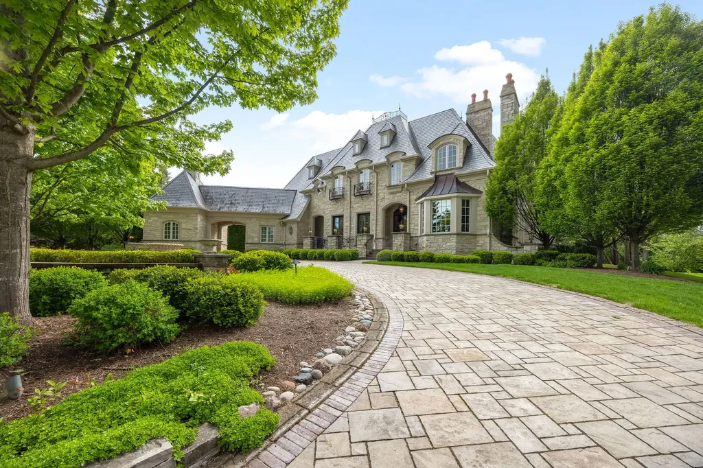 50 Baybrook Lane Oak Brook IL 60523