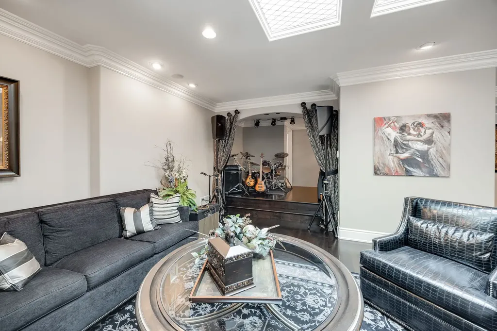 50 Baybrook Lane Oak Brook IL 60523