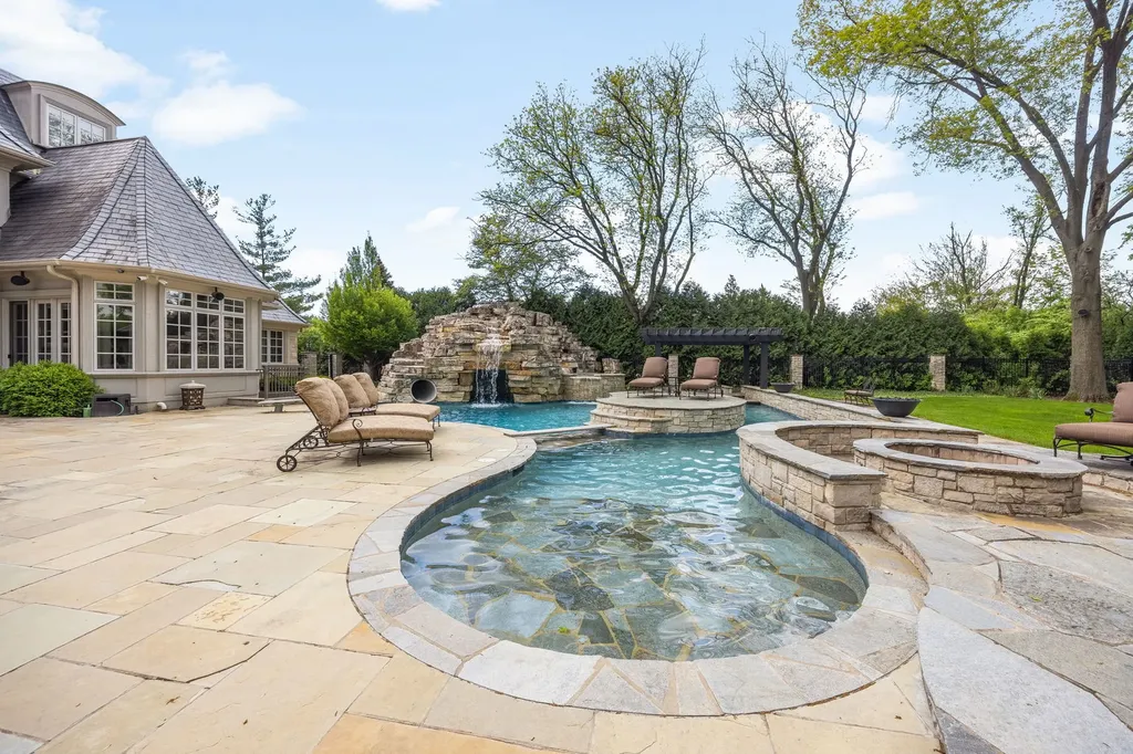 50 Baybrook Lane Oak Brook IL 60523