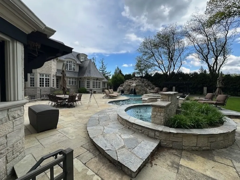 50 Baybrook Lane Oak Brook IL 60523