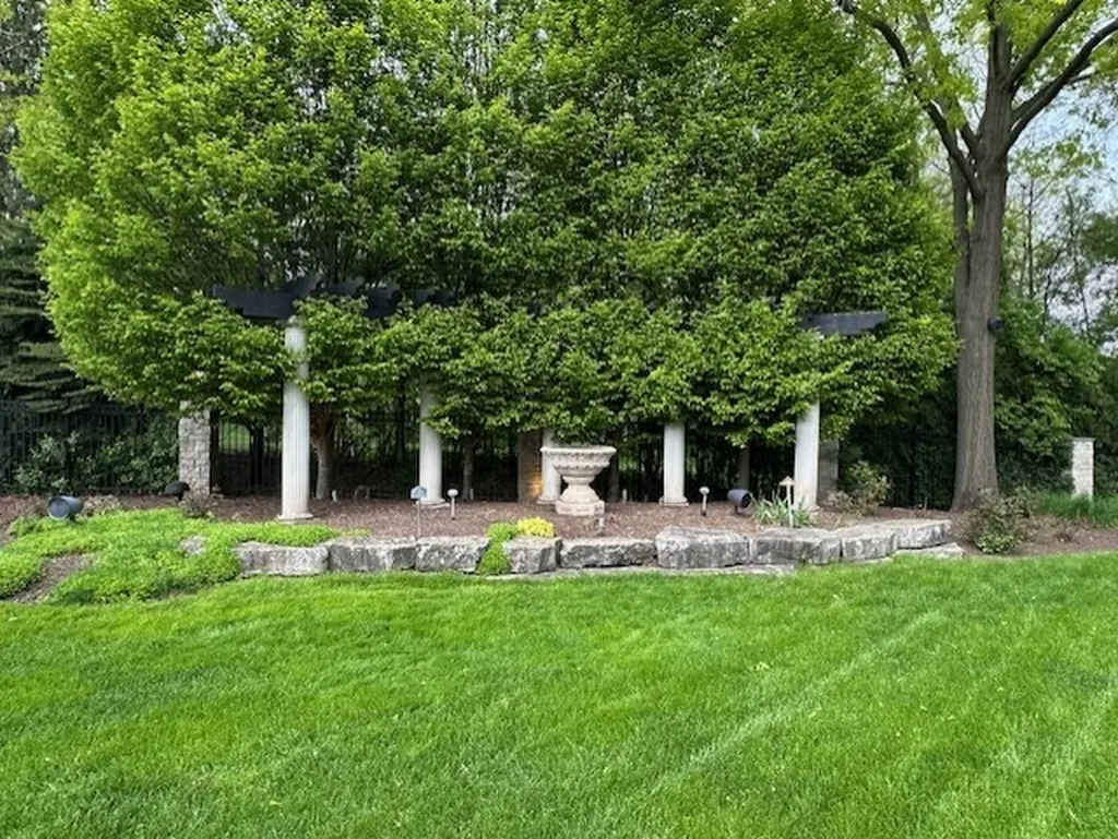 50 Baybrook Lane Oak Brook IL 60523