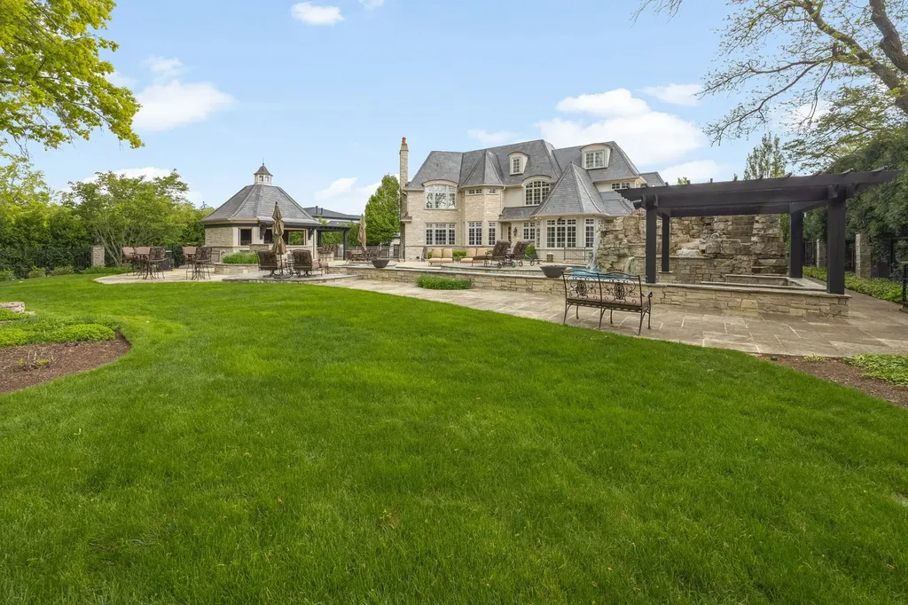 50 Baybrook Lane Oak Brook IL 60523