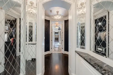 50 Baybrook Lane Oak Brook IL 60523
