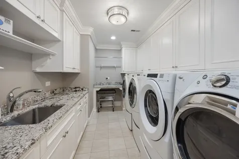 50 Baybrook Lane Oak Brook IL 60523