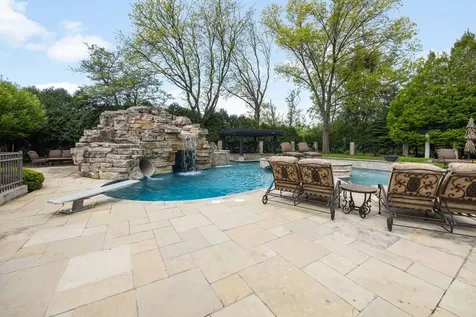 50 Baybrook Lane Oak Brook IL 60523