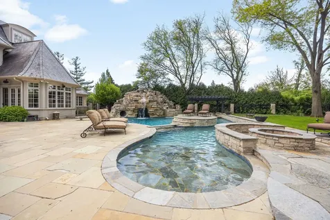 50 Baybrook Lane Oak Brook IL 60523