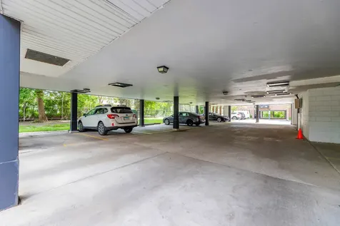 9332 Landings Lane Des Plaines IL 60016