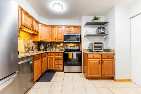 9332 Landings Lane Des Plaines IL 60016
