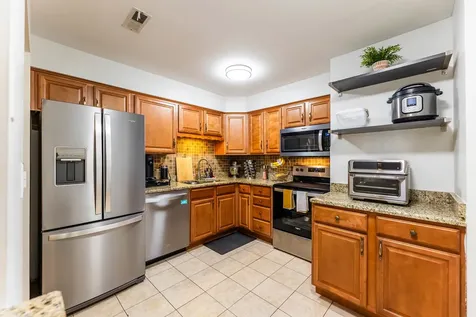 9332 Landings Lane Des Plaines IL 60016