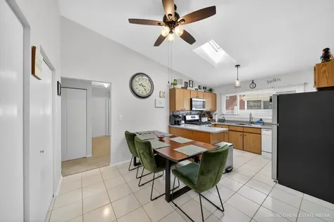 188 Paramount Drive Wood Dale IL 60191