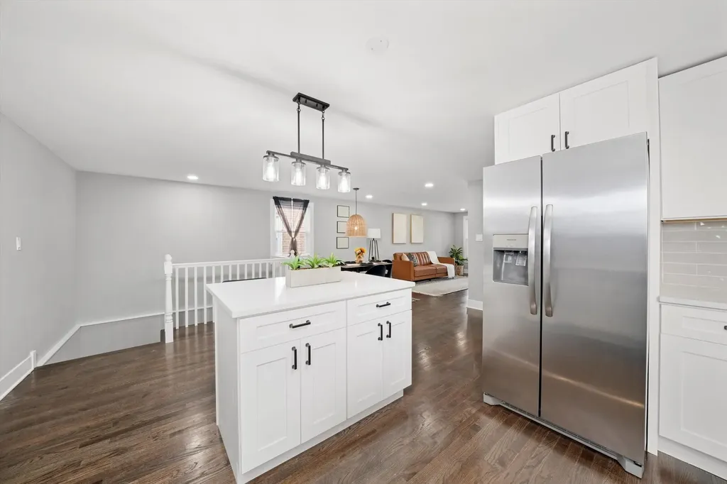819 East 98th Place Chicago IL 60628
