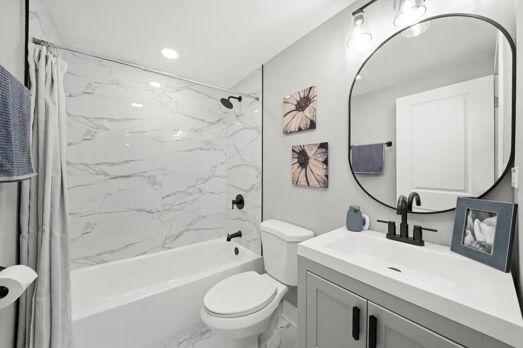 819 East 98th Place Chicago IL 60628