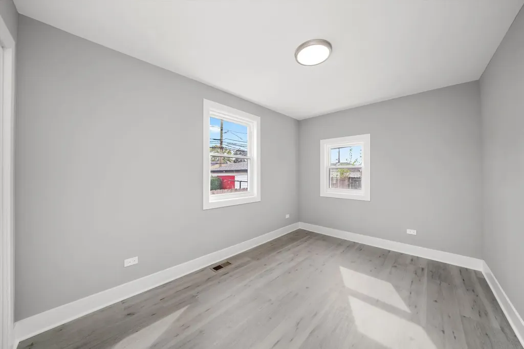 819 East 98th Place Chicago IL 60628